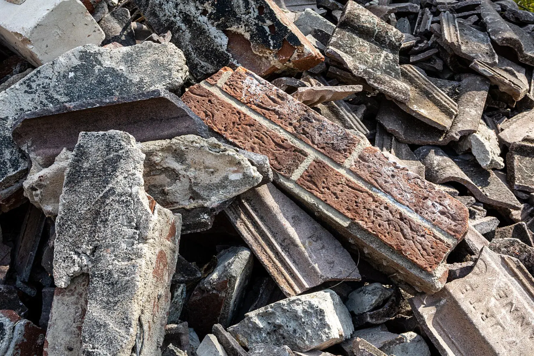 Abbrucharbeiten in Heilbronn – Bauteile und Abbruchmaterial