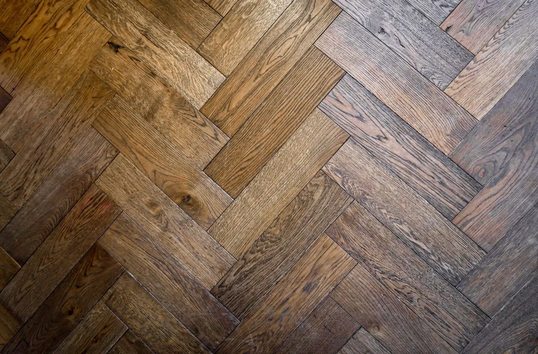 Fertigparkett mit natürlicher Holzstruktur – Parkett in Heilbronn verlegen lassen Parkett verlegen in Heilbronn – Fertigparkett mit natürlicher Holzstruktur